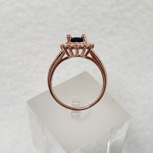 HOST PICK!!! 💙 18k Rose Gold Sapphire Ring - Picture 4 of 8